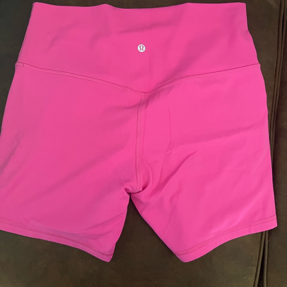Women’s Lululemon Align high-rise short 6”